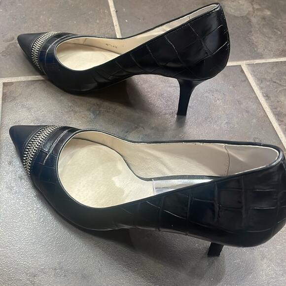 Michael Michael Kors Leather Croc Embossed Pumps Pointed Toe Heels Size 8 Edgy - Picture 7 of 9